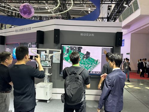 鸿合科技亮相2024高博会,云端一体化加速高等教育数字化落地